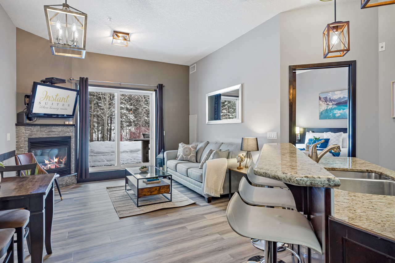 Indoor Pool, Hot Tub And Onsite Restaurant - Charming Oasis - Canada