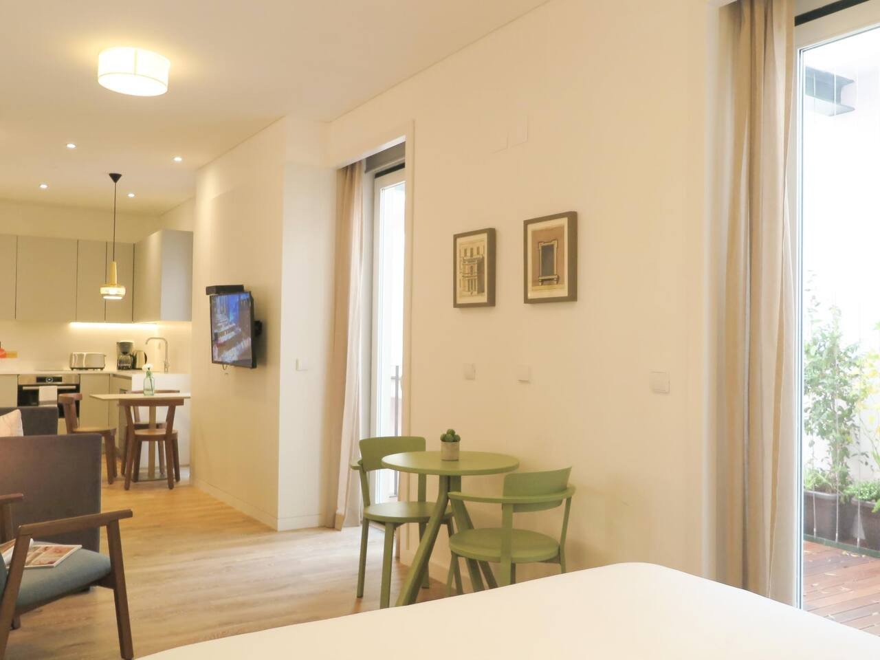Chiado Modern Apt with AC Elevator Green Terrace