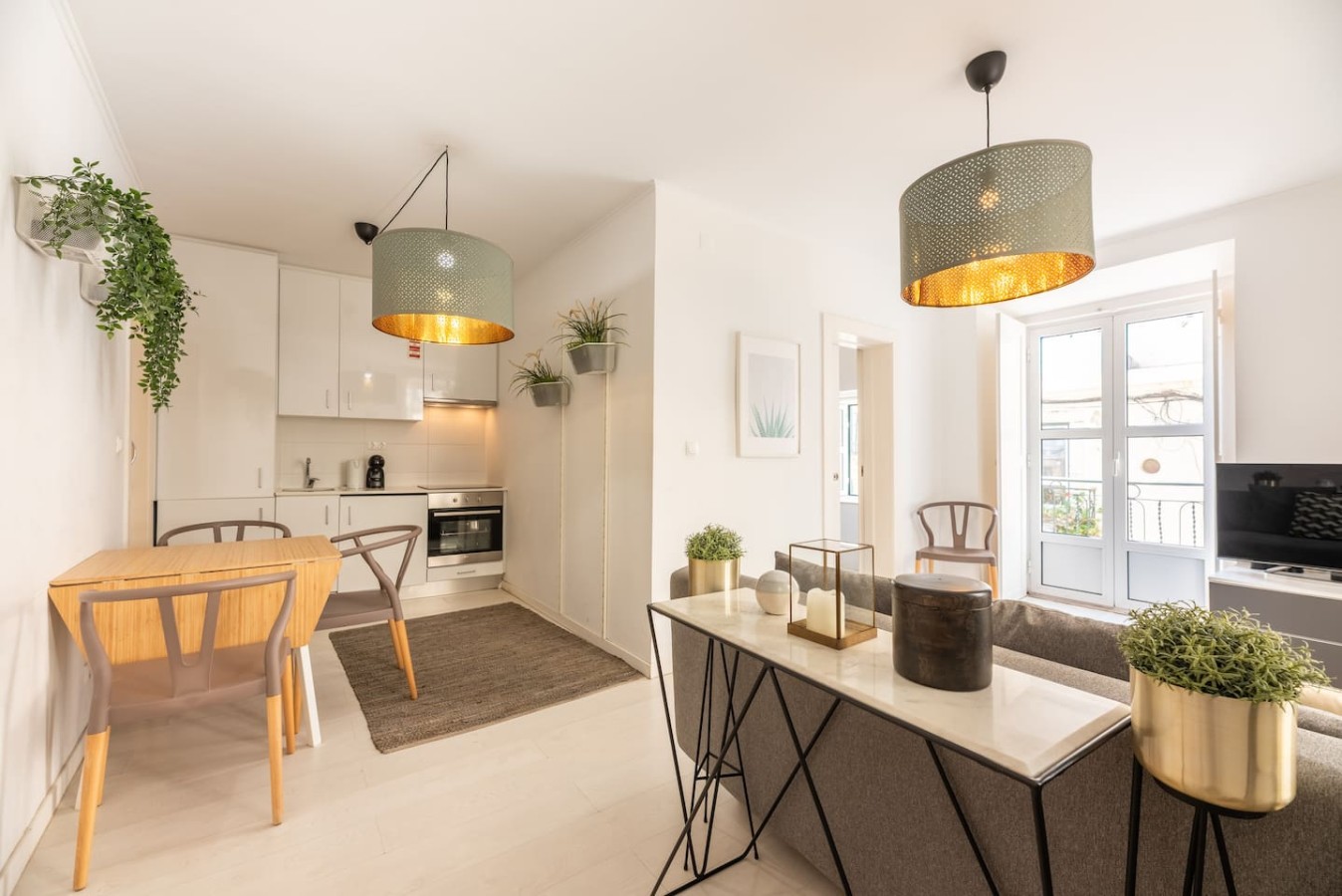 Stay in Bica – Bright 1BR Apt – photo 3