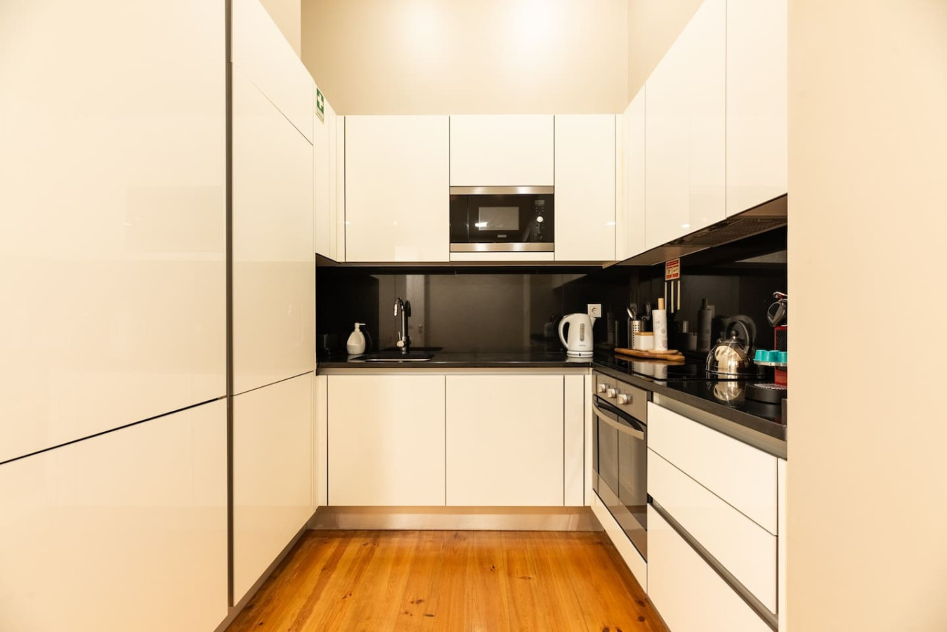 Bica Contemporary Historic 2 Bedroom Apt – photo 5