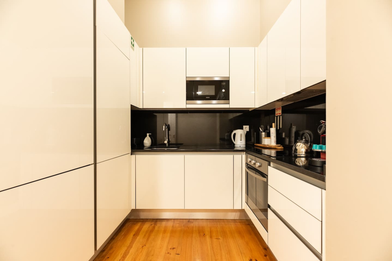 Bica Contemporary Historic 2 Bedroom Apt – photo 5