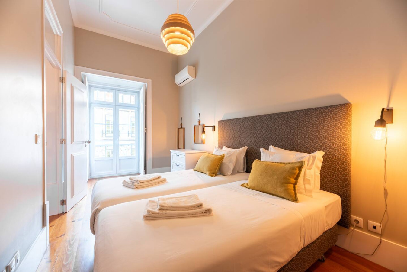 Bica Contemporary Historic 2 Bedroom Apt – photo 4