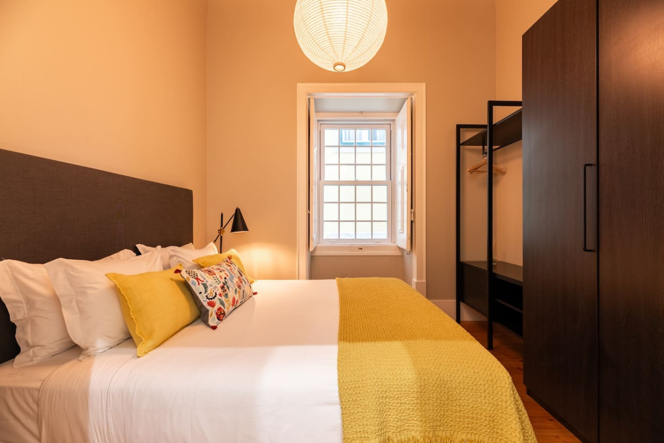 Bica Contemporary Historic 2 Bedroom Apt – photo 3