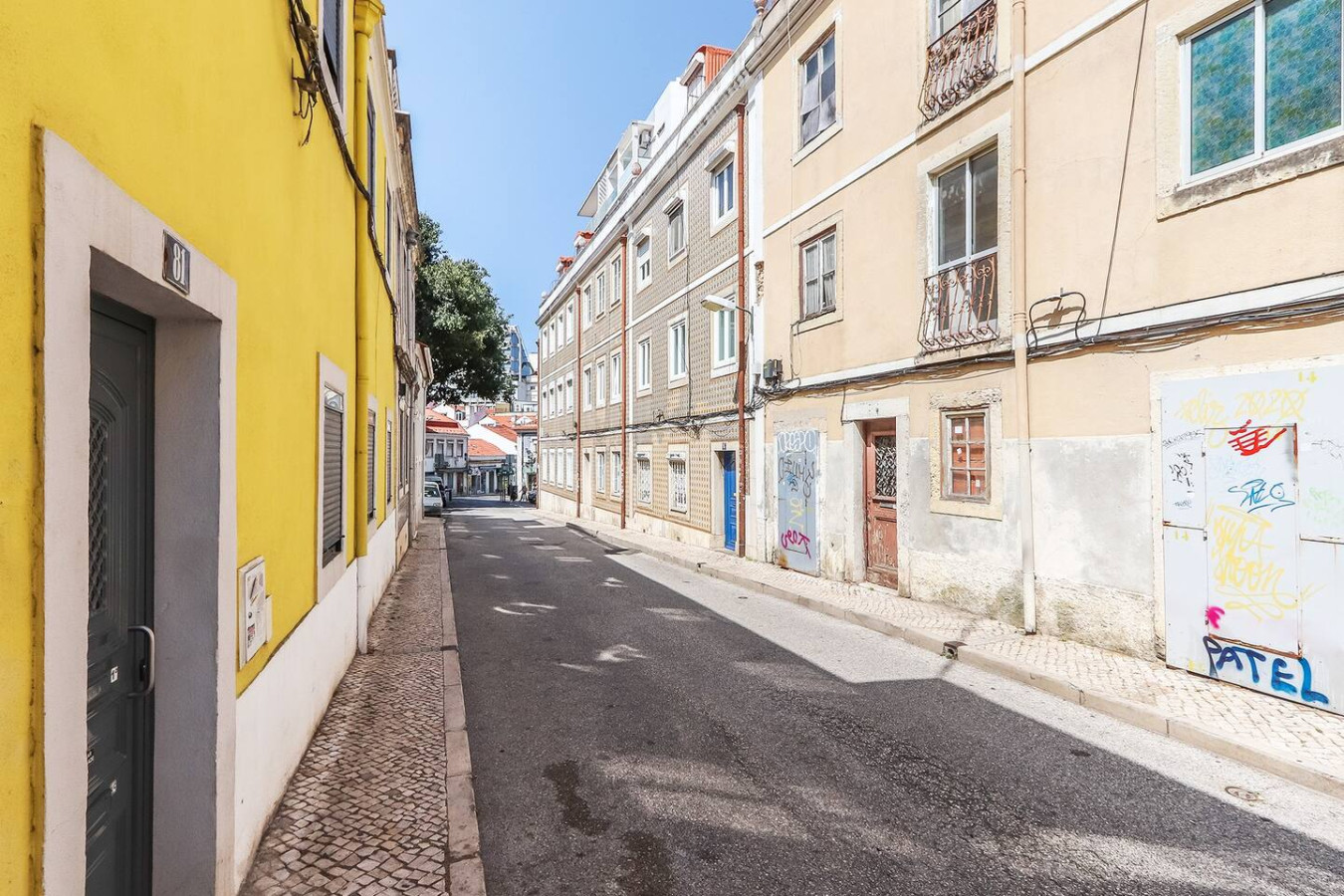 Campo de Ourique Modern Bright Apt with Office – photo 5