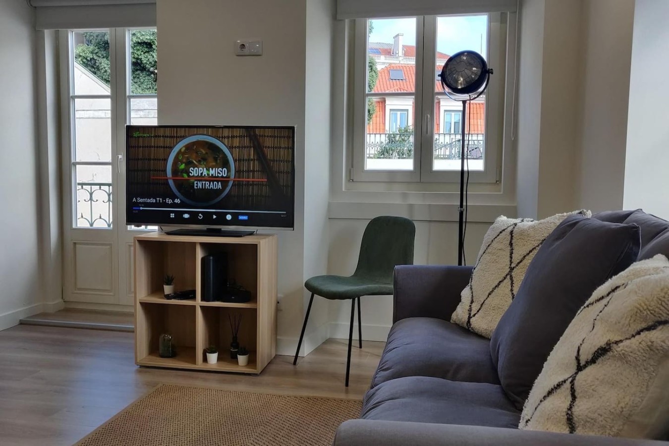 Baixa Chiado Stylish 2BR Duplex with AC – photo 2