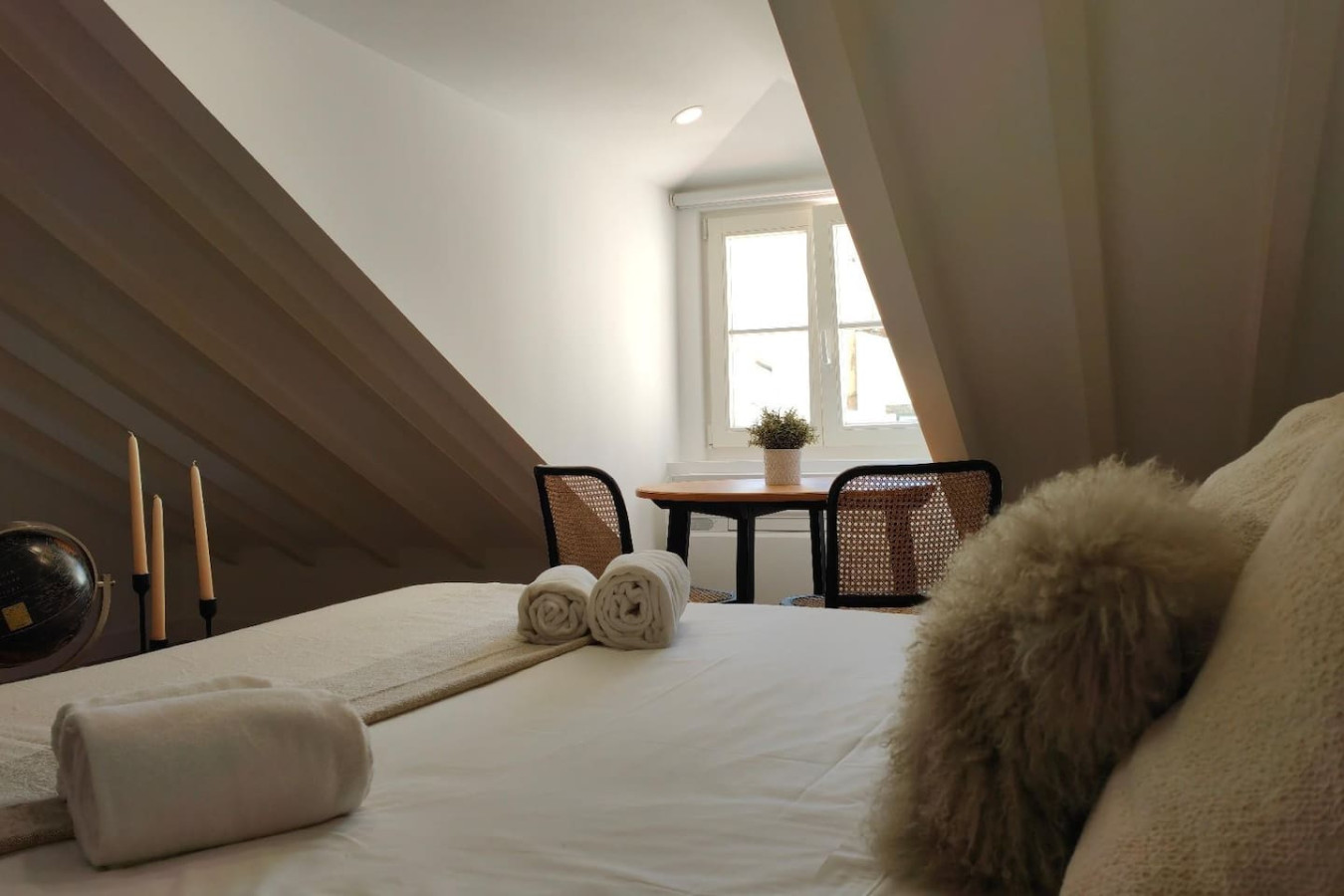 Chiado Modern Attic Duplex 2-Bedroom Apartment – photo 3