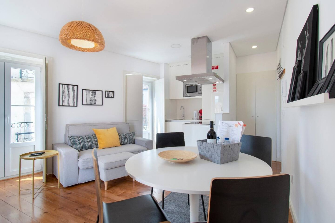 Portas do Sol Stylish Apt with Elevator – photo 4