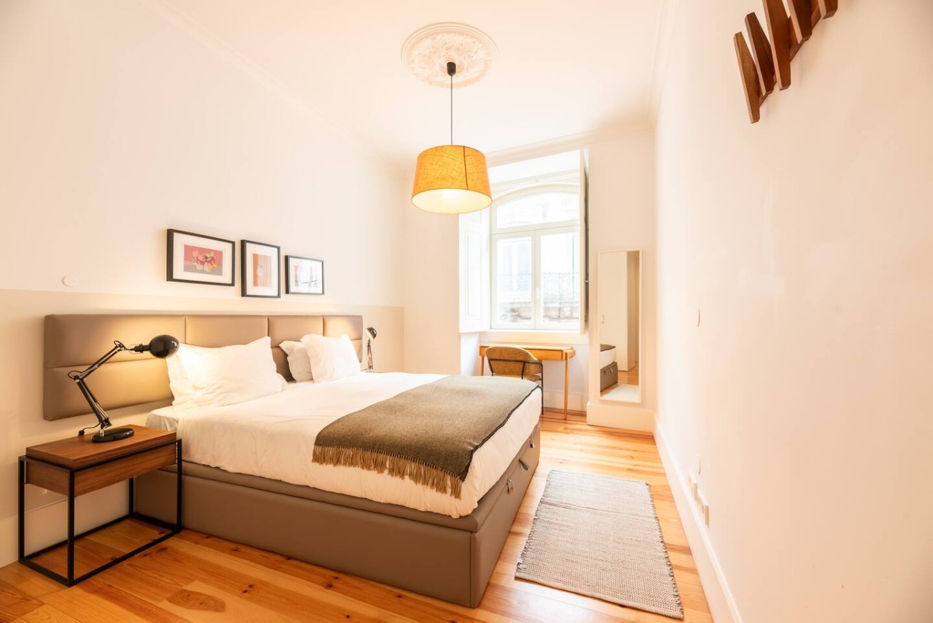 Amazing Spacious Chiado 2-Bedroom Stylish Apt w AC – photo 2