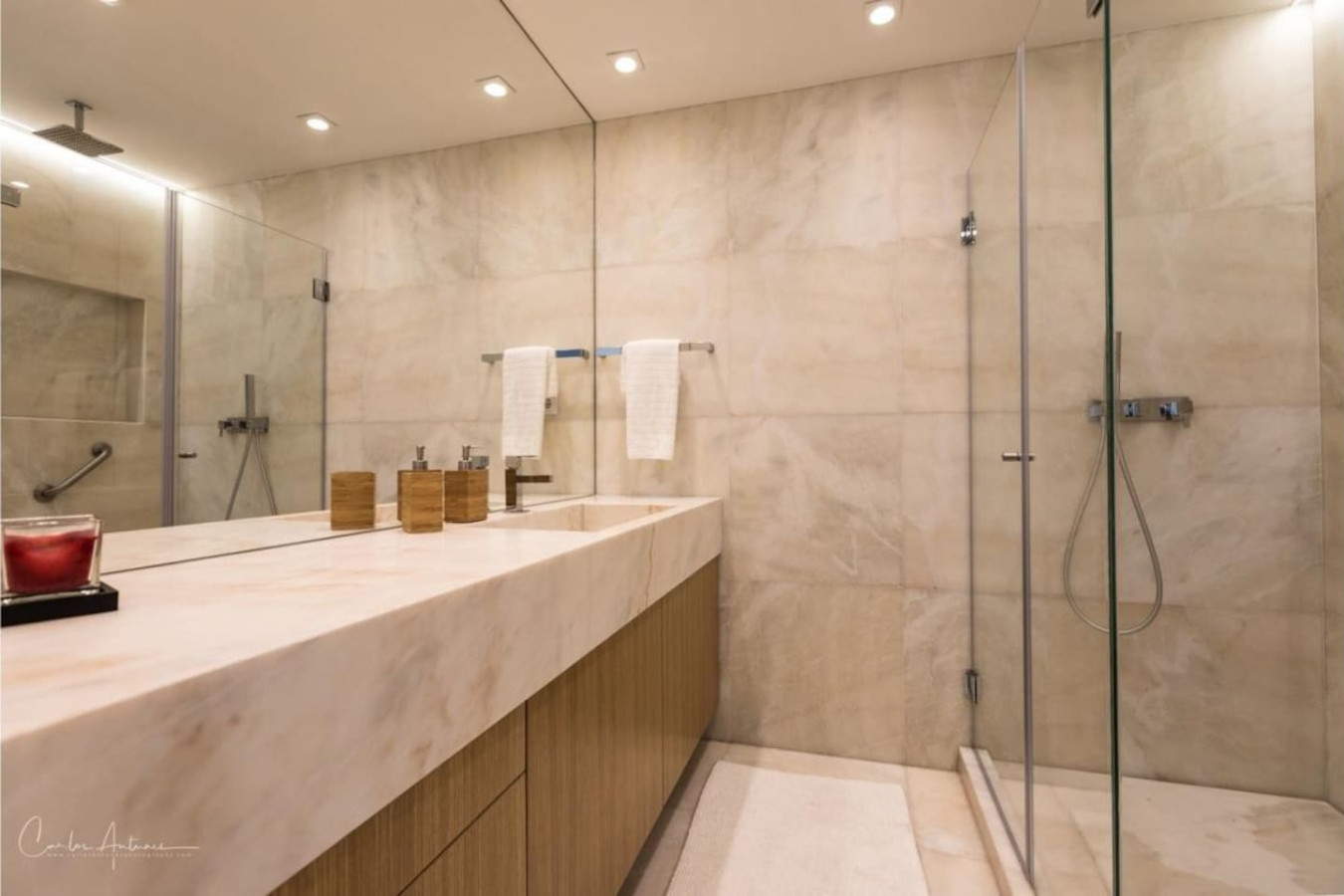 Superb Modern and Unique Liberdade Apt – photo 5