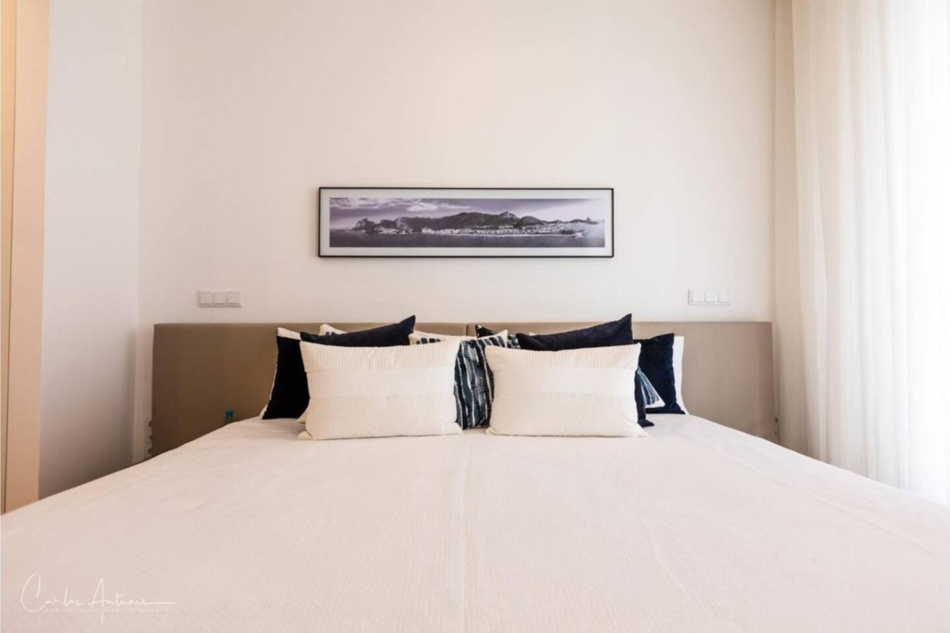 Superb Modern and Unique Liberdade Apt – photo 2