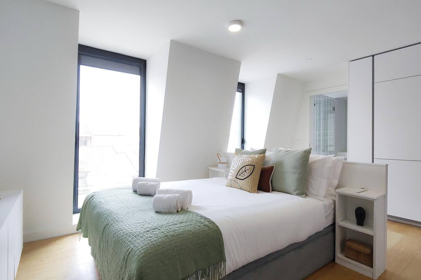 Amazing Stylish Studio Apt w AC Balcony