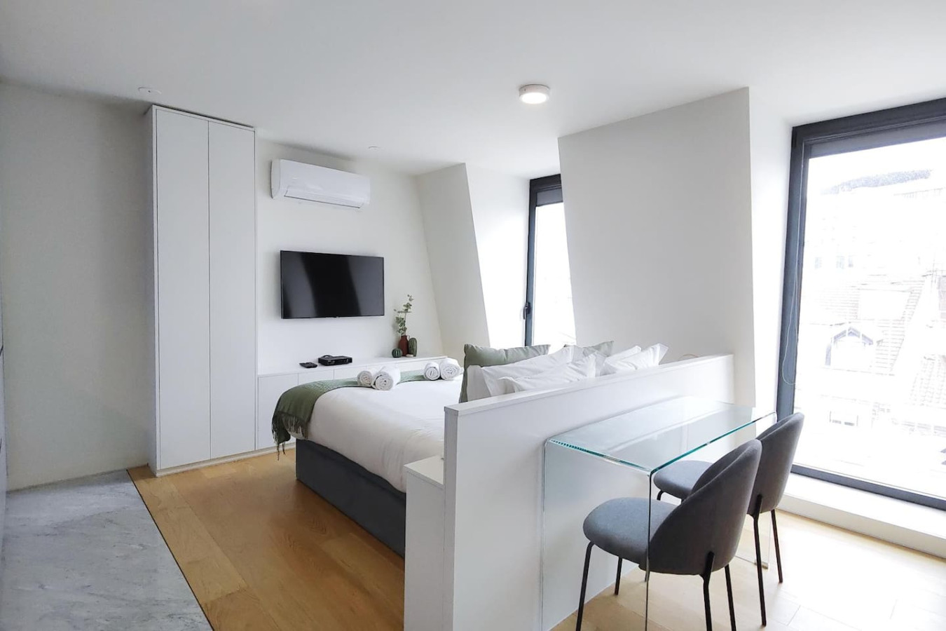 Amazing Stylish Studio Apt w AC Balcony – photo 3