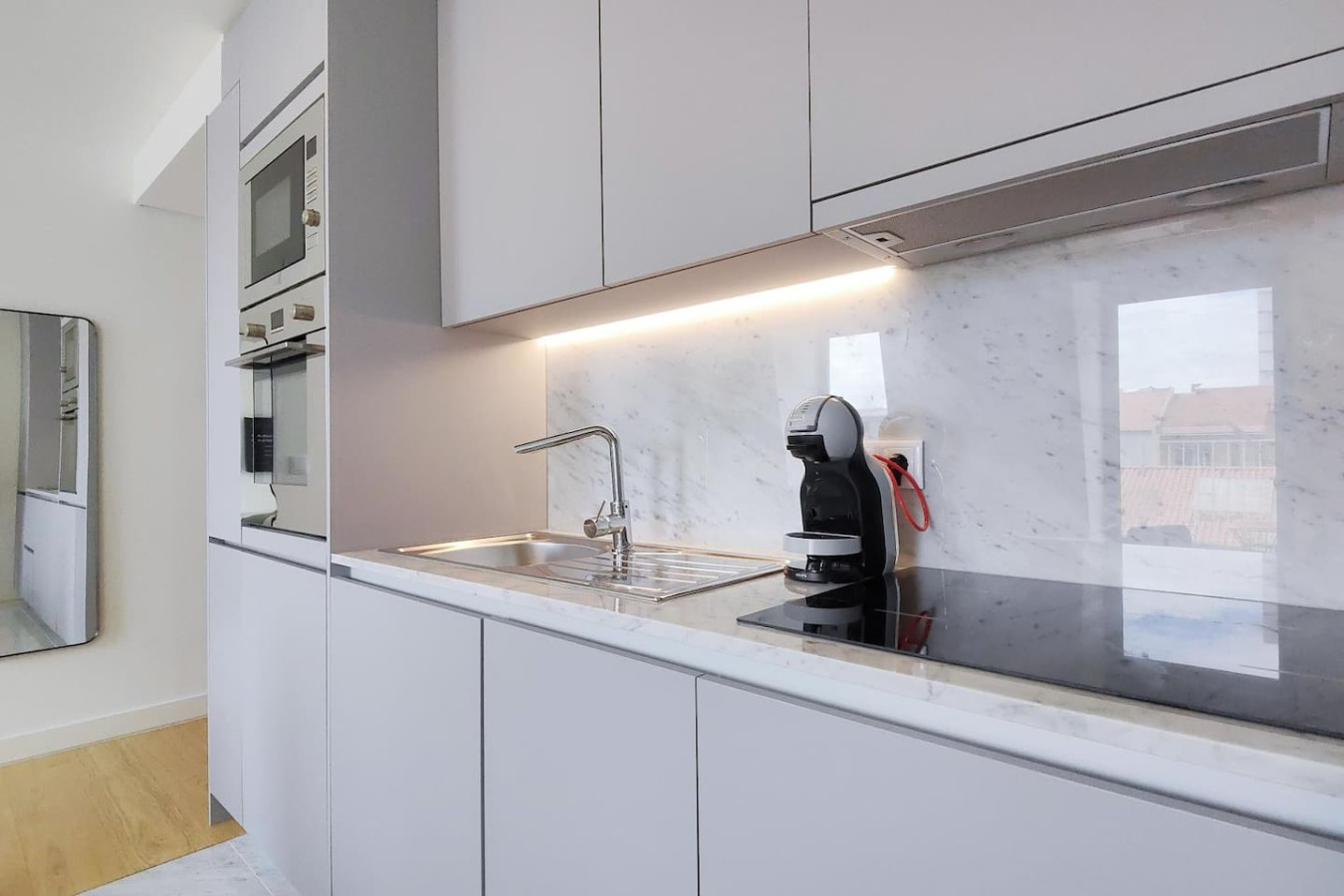 Amazing Stylish Studio Apt w AC Balcony – photo 4