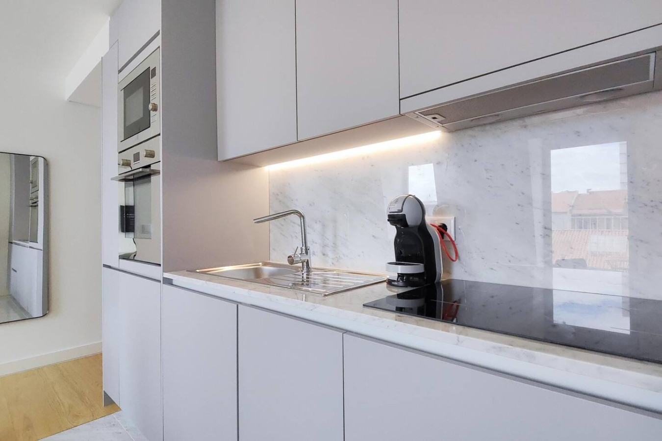 Amazing Stylish Studio Apt w AC Balcony – photo 4