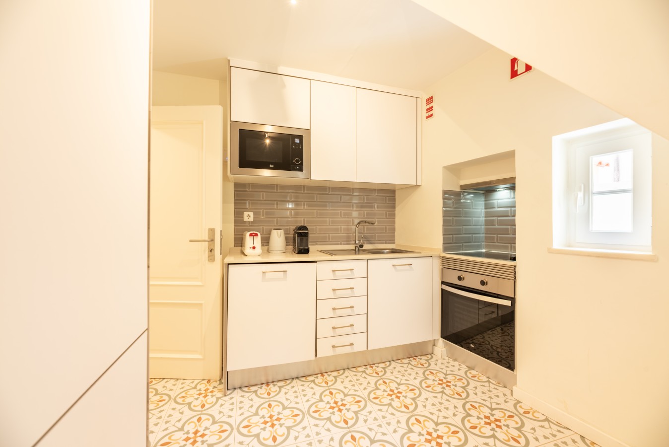 Charming 2BR in the Heart of Alfama – photo 3
