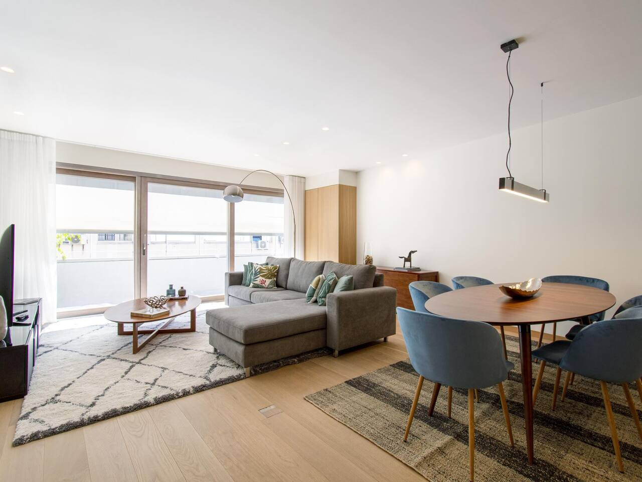 Liberdade Superb Apt with AC Elevator Garage