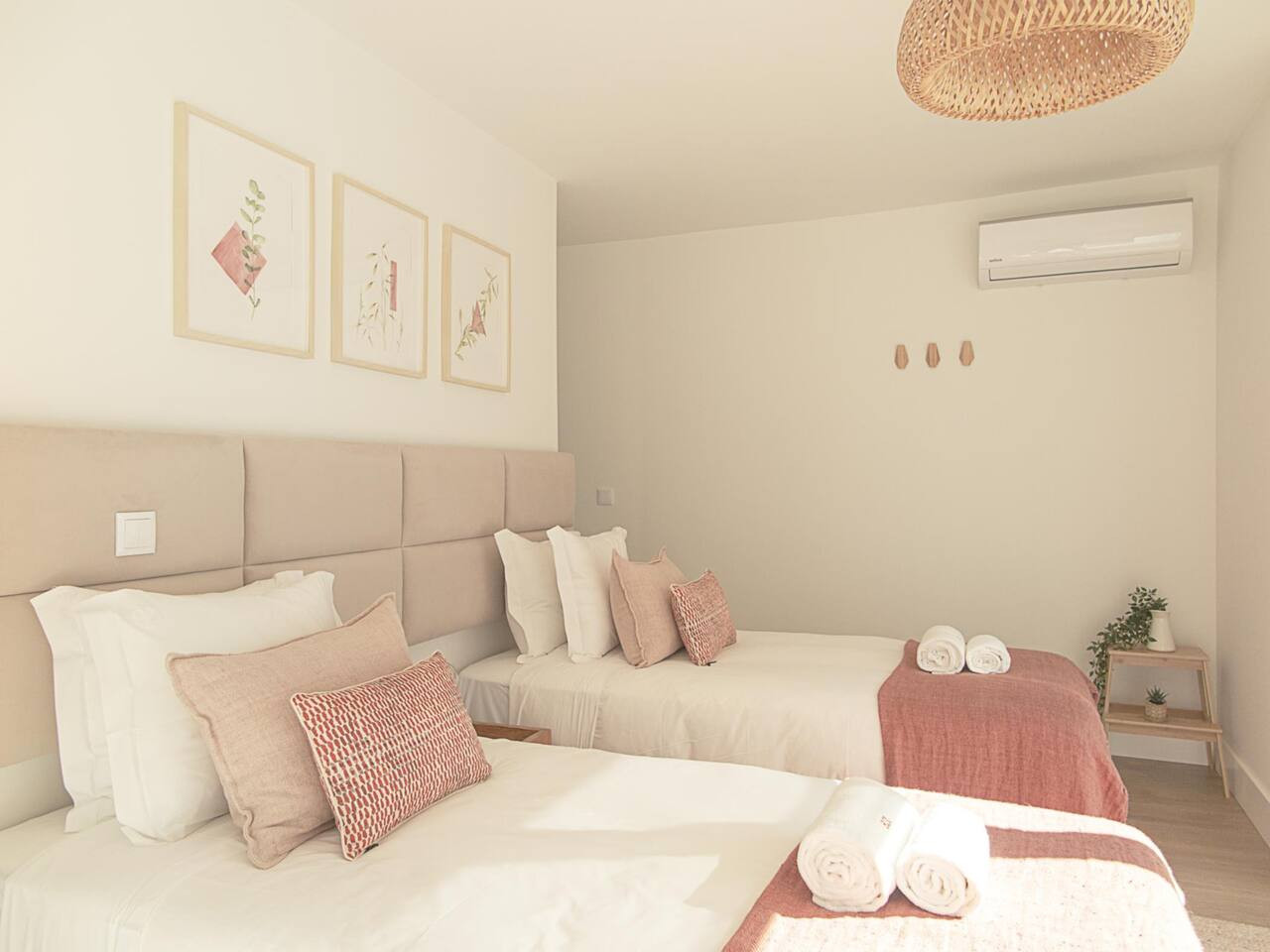 Liberdade Spacious Duplex Apt with AC