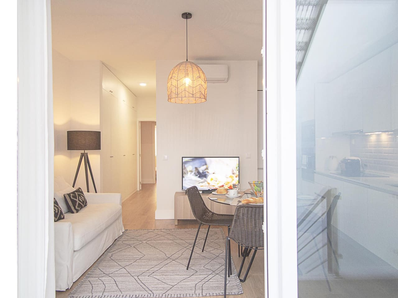 Príncipe Real Lovely Apt with AC – photo 5