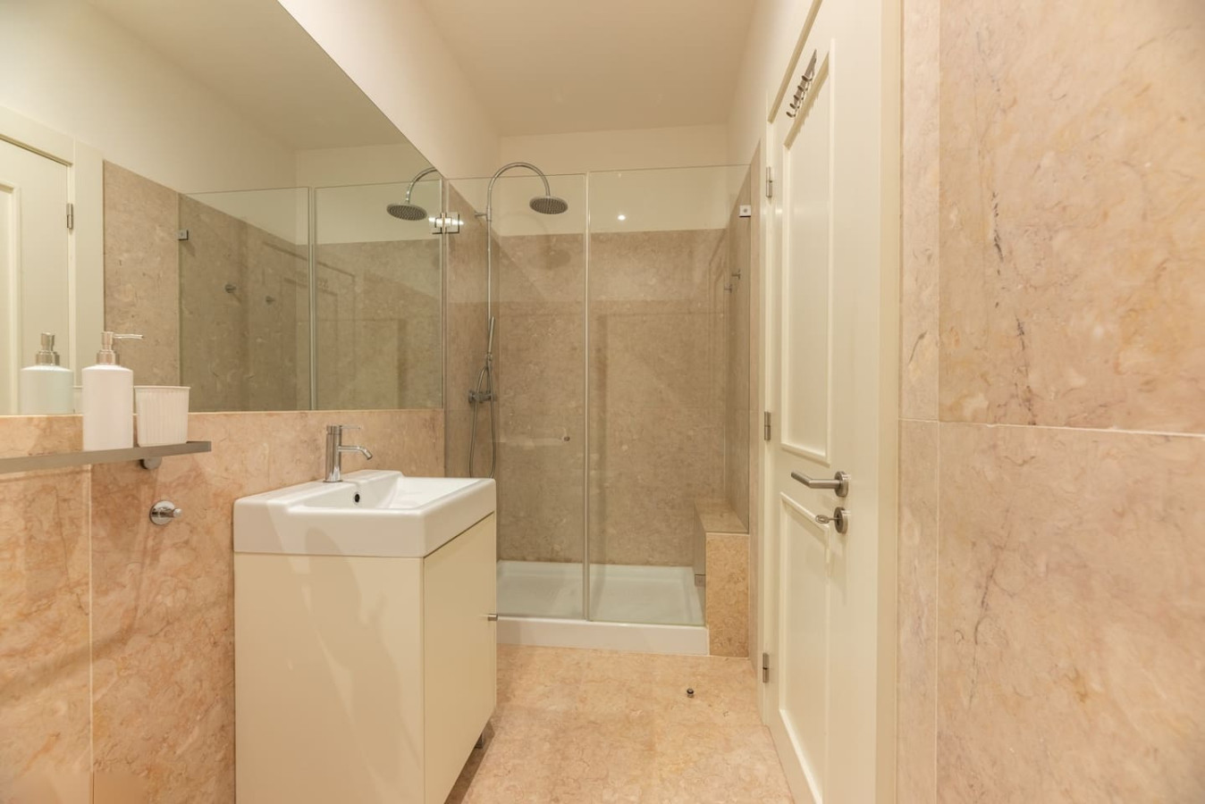 Liberdade Great Bright Apt with AC Elevator – photo 3