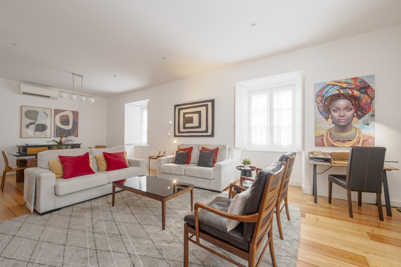 Liberdade 2BR Apt with AC, Garage & 2 Baths