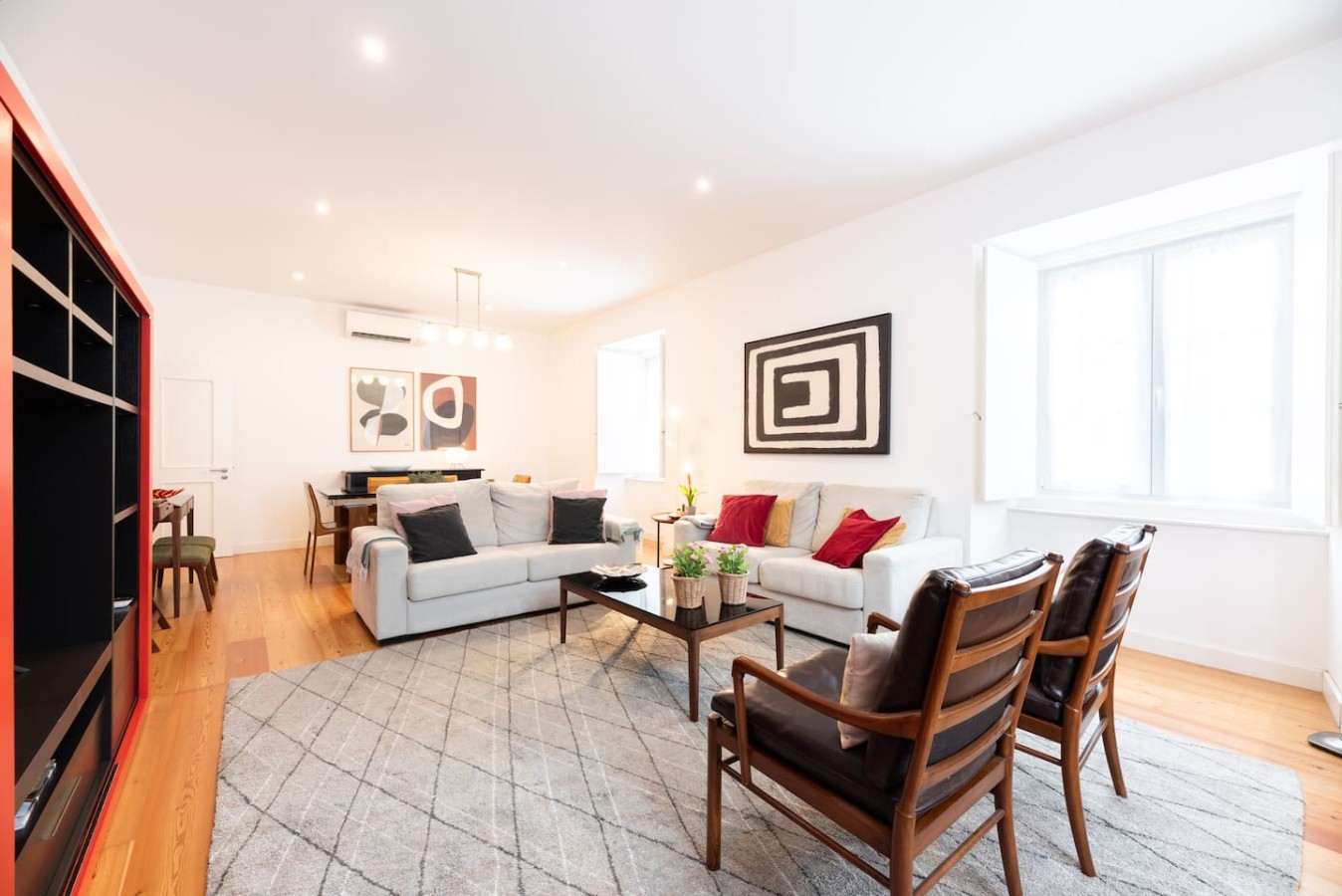 Liberdade 2BR Apt with AC, Garage & 2 Baths