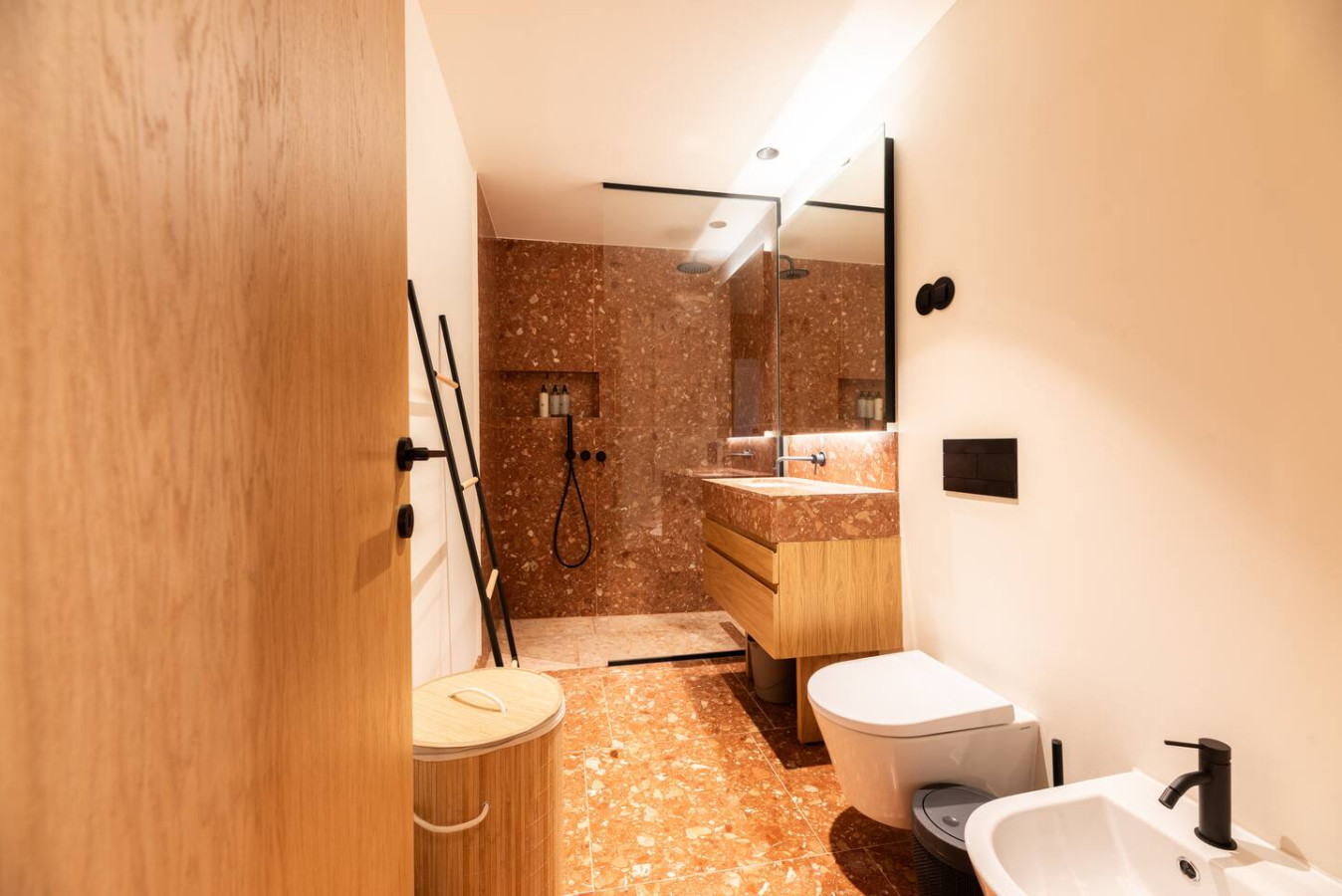 Lisbon Local Life – Ourique, 2 Bdr Apt with AC – photo 5