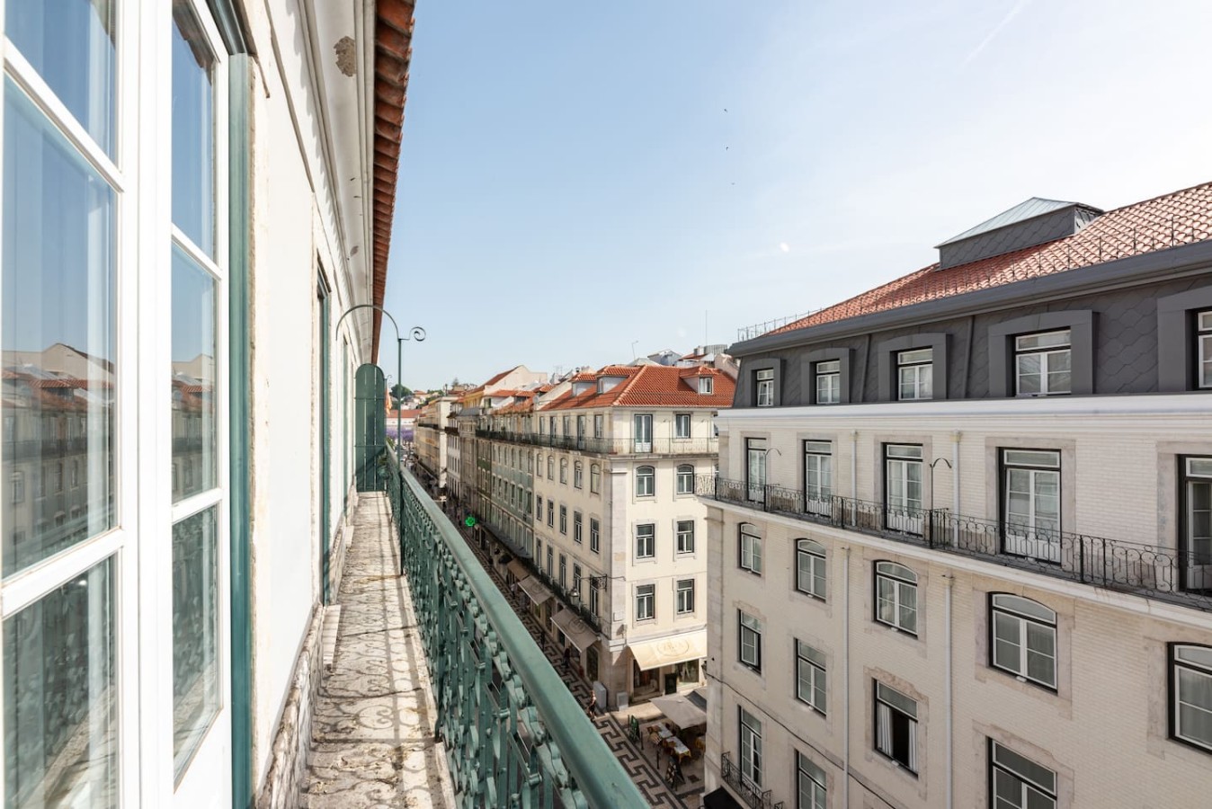 Walk Everywhere | Santa Justa Apartment with AC – photo 3
