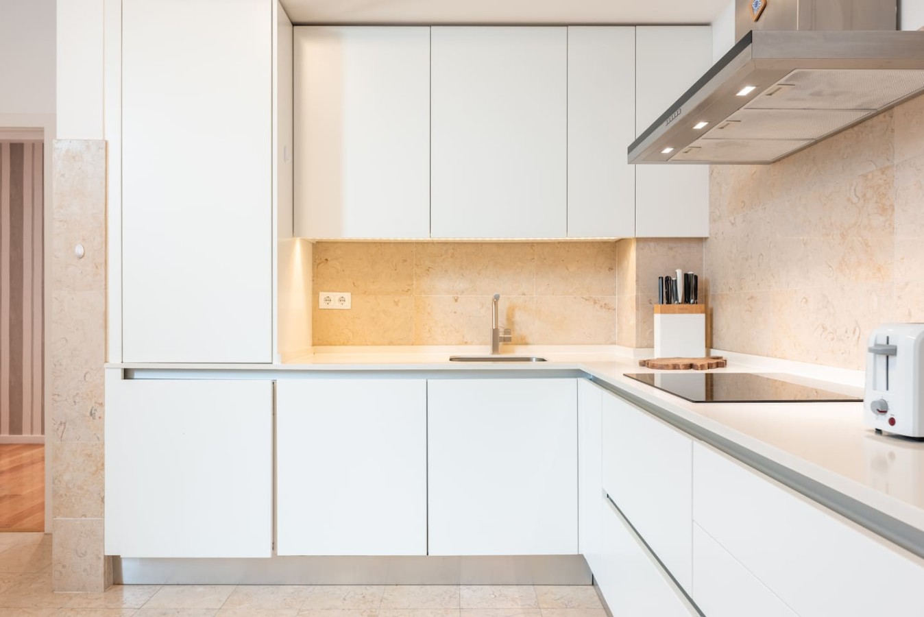 Walk Everywhere | Santa Justa Apartment with AC – photo 5