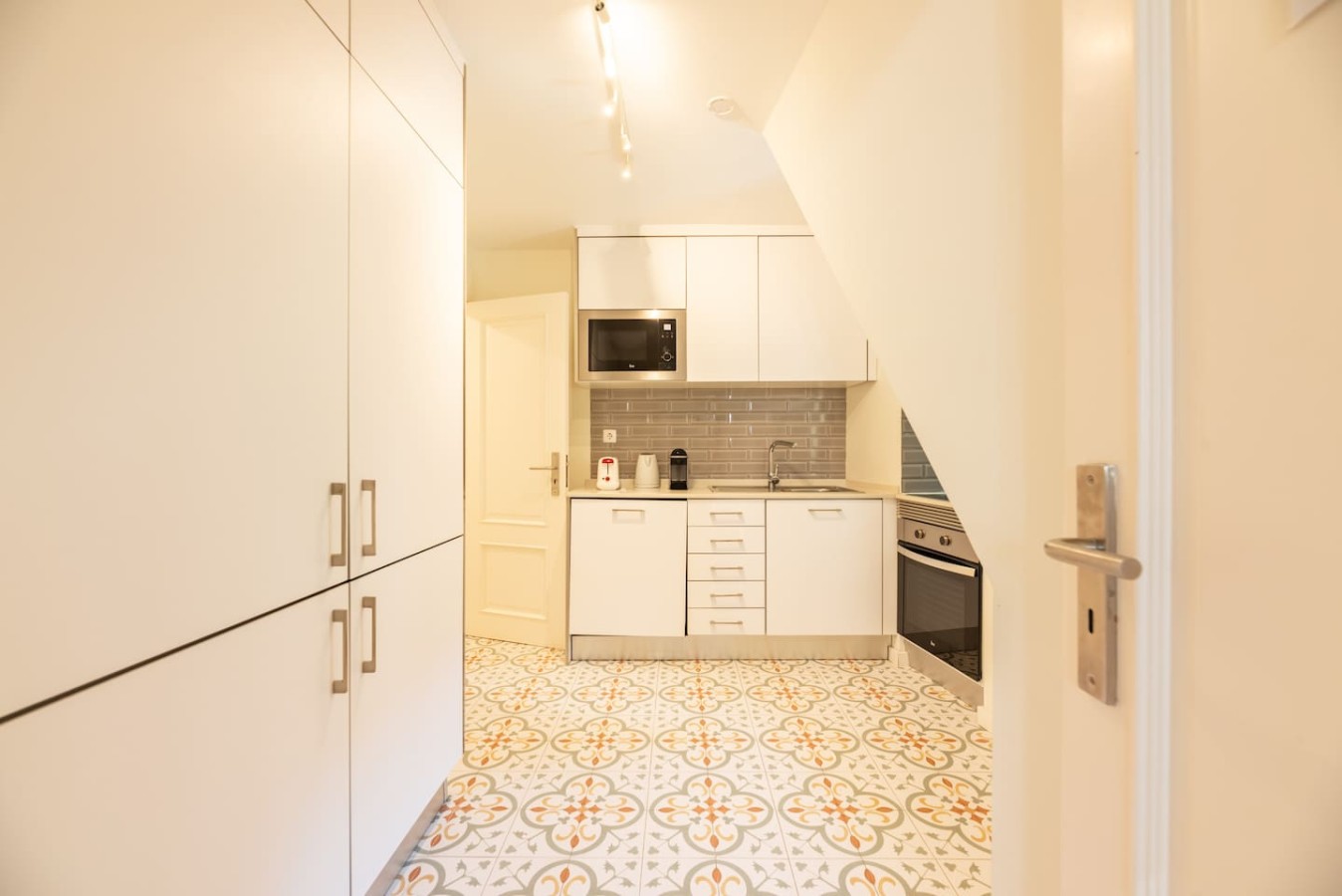 Charming 2BR in the Heart of Alfama – photo 3