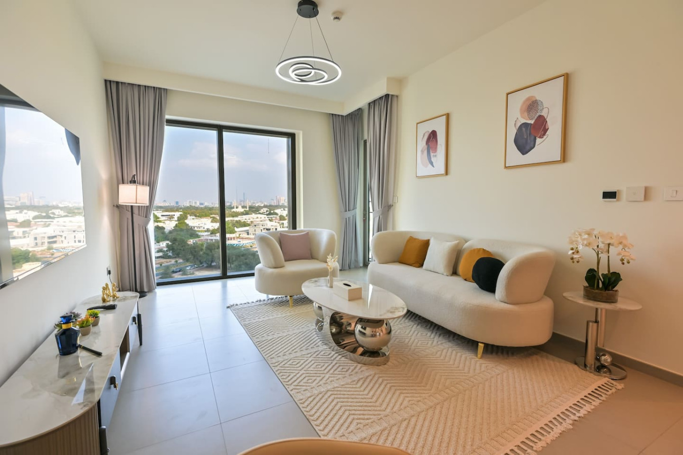 Elegant 2BR Downtown Views - 1min to Dubai Zabeel Mall