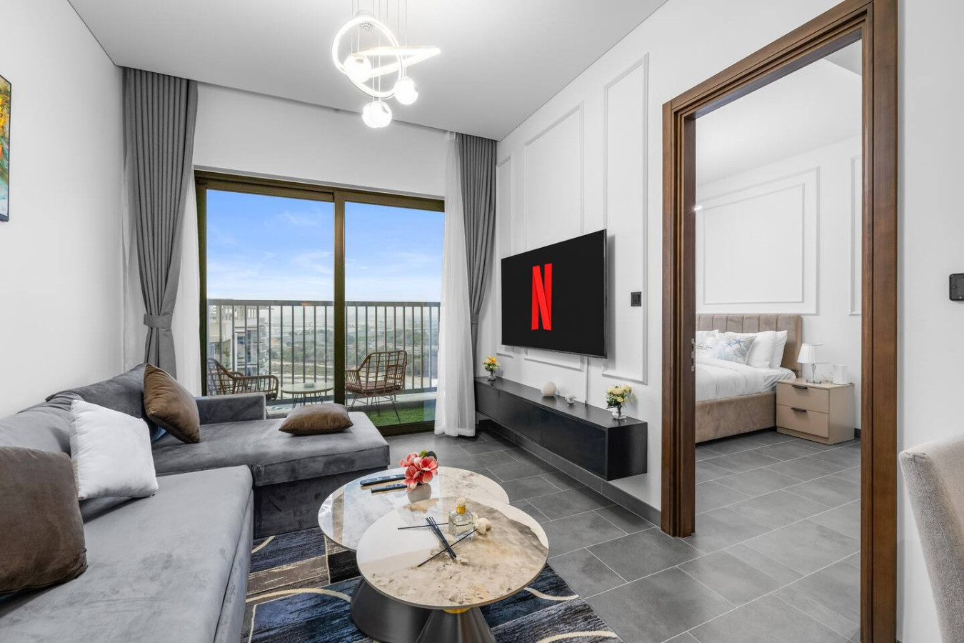 Chic Urban Escape Crest 1BR w/ Private Balcony