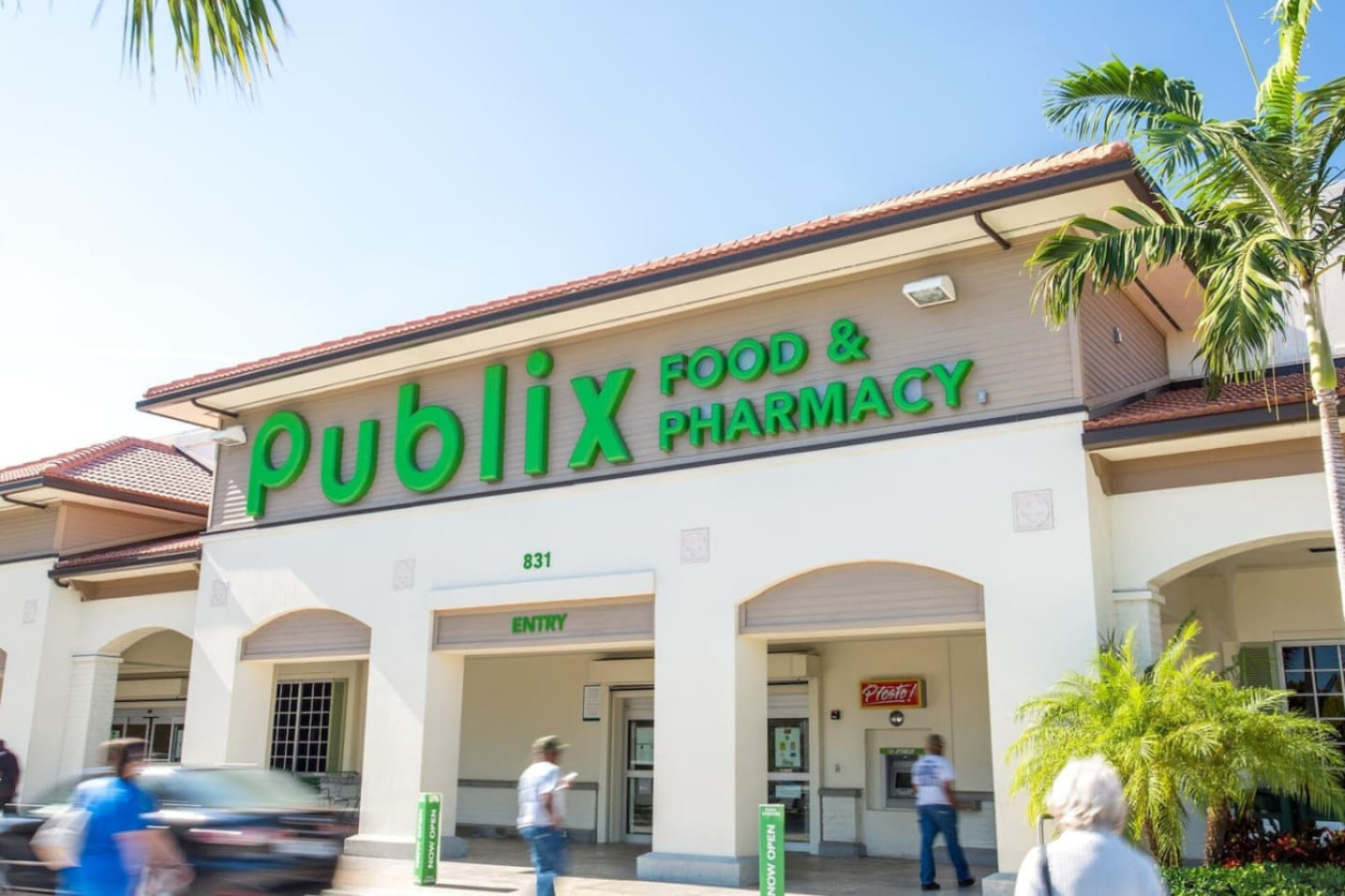A Publix grocery store, handy for a group that would rather cook than eat out every night.