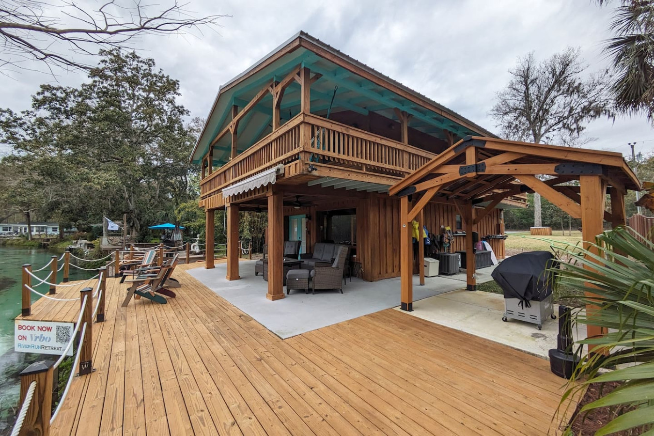 The exterior of the house at River Run Retreat | Weeki Wachee River Cabin