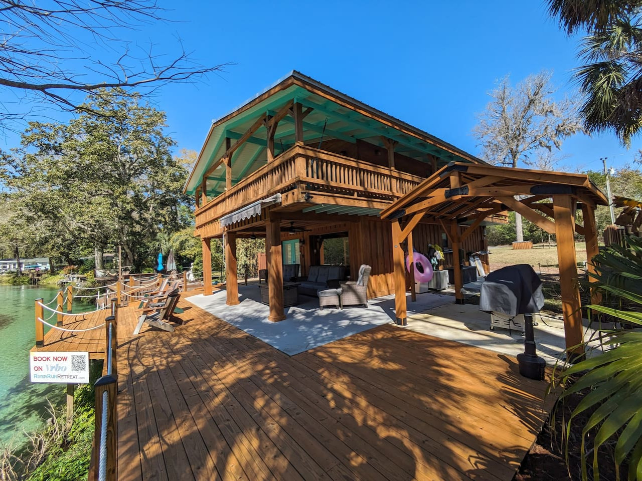 The exterior of the house at River Run Retreat | Weeki Wachee River Cabin