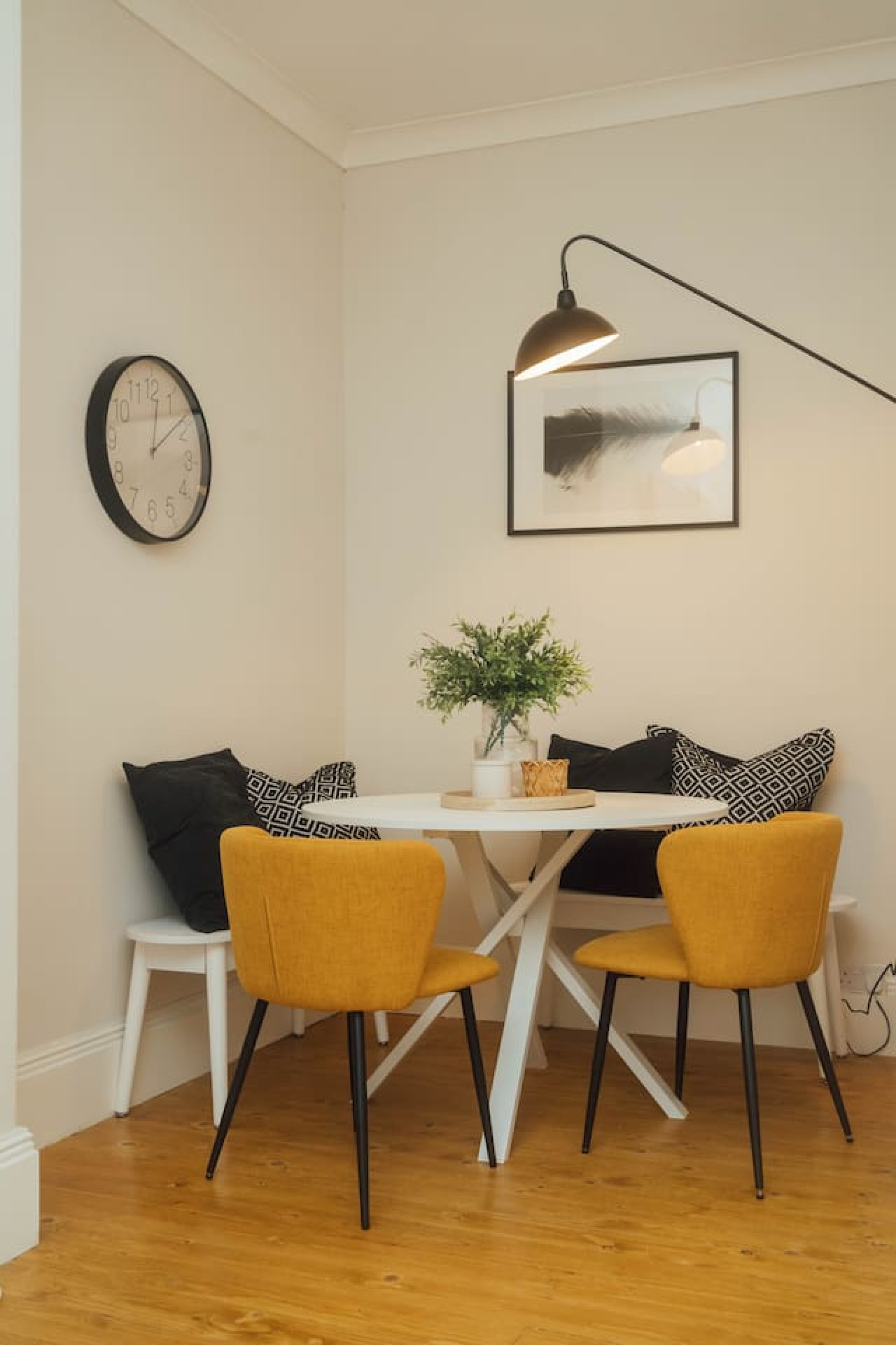Riverside 2-Bed Ground Floor Flat | Free Parking in 26A James Street FK81UG - Property image 13 - VivreStays