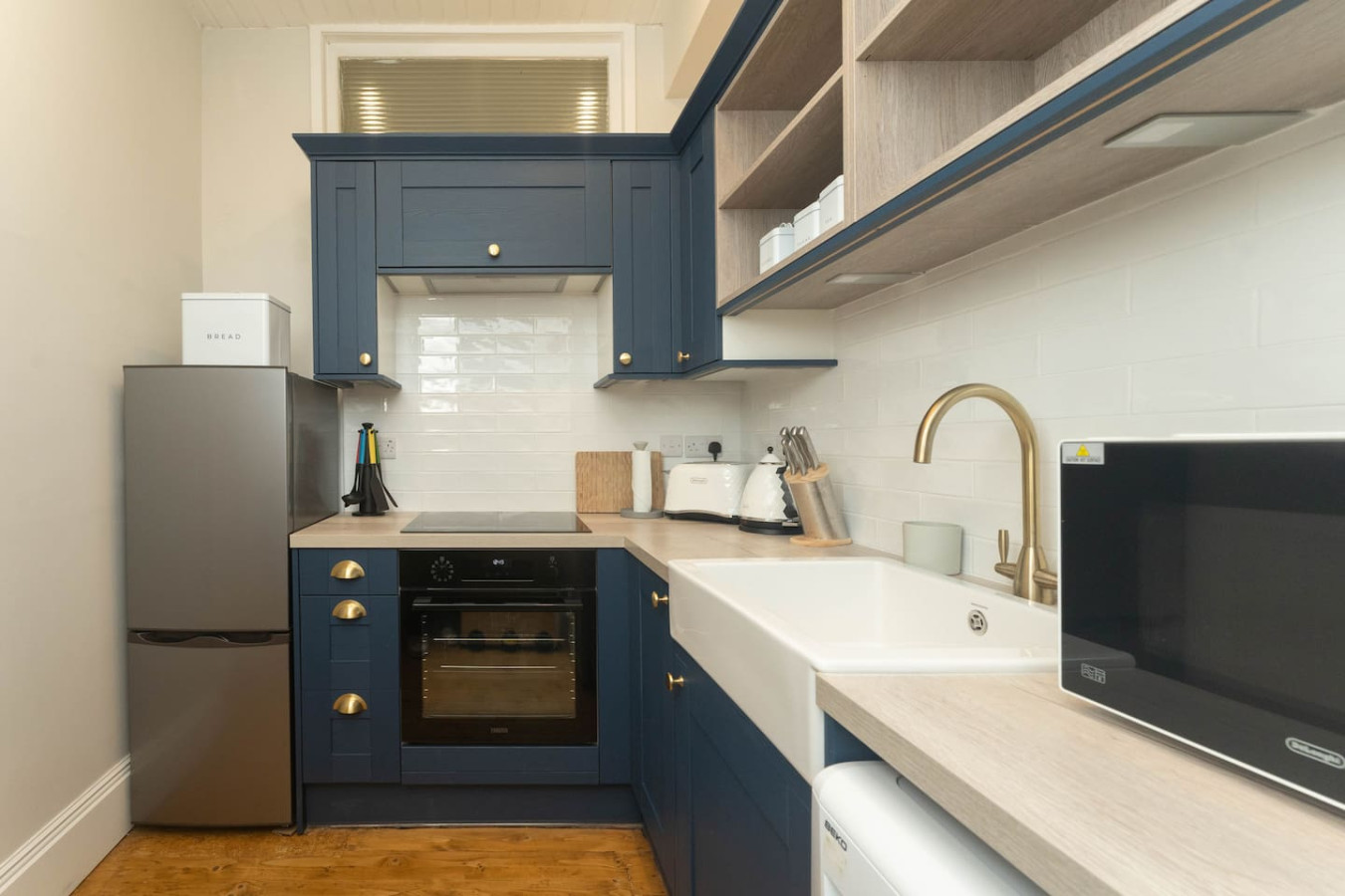 Riverside 2-Bed Ground Floor Flat | Free Parking in 26A James Street FK81UG - Property image 6 - VivreStays