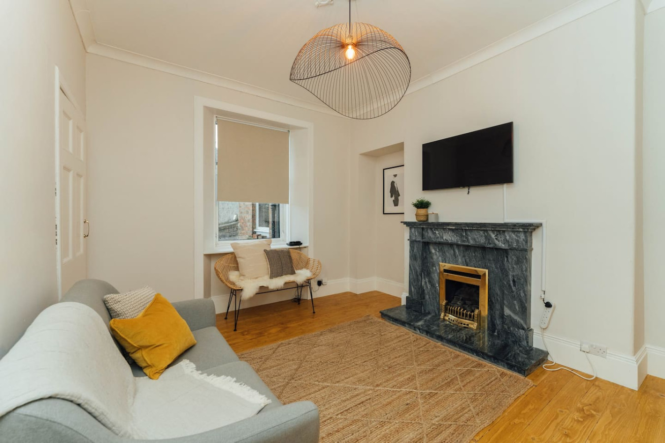 Riverside 2-Bed Ground Floor Flat | Free Parking in 26A James Street FK81UG - Property image 11 - VivreStays
