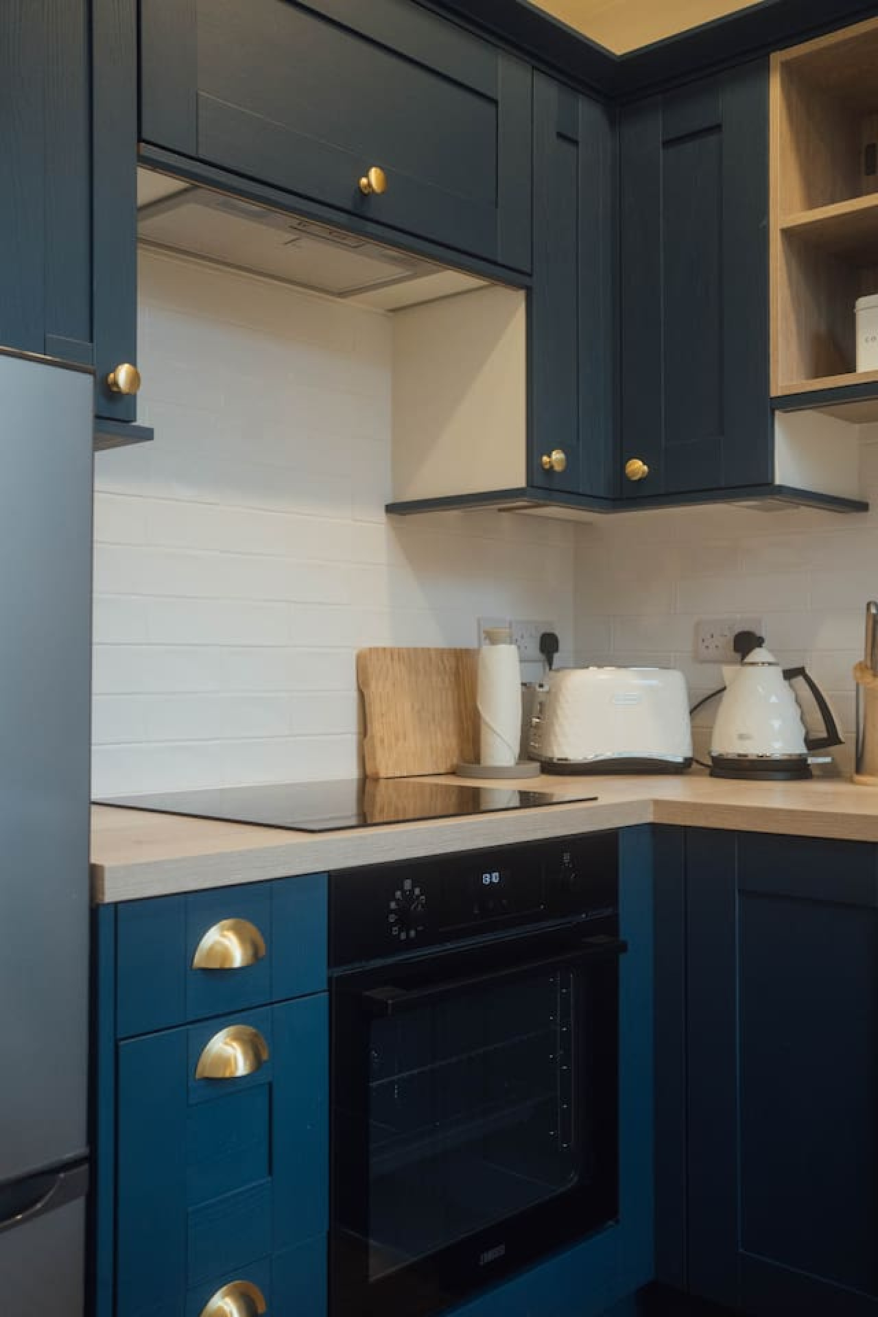 Riverside 2-Bed Ground Floor Flat | Free Parking in 26A James Street FK81UG - Property image 26 - VivreStays