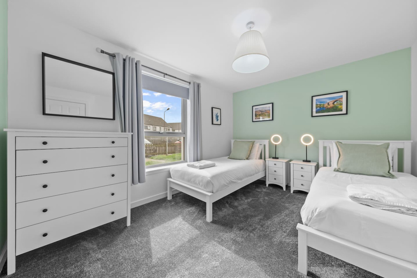 Castle View - ground floor 2 bedroom free parking in 59 Drip Road, FK81RN - Property image 4 - VivreStays