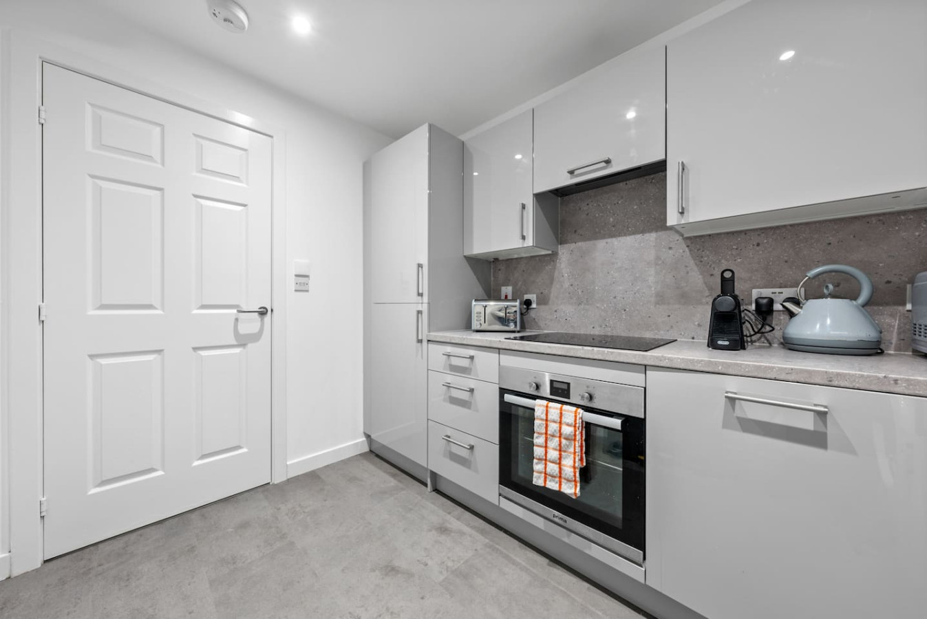 Castle View - ground floor 2 bedroom free parking in 59 Drip Road, FK81RN - Property image 5 - VivreStays