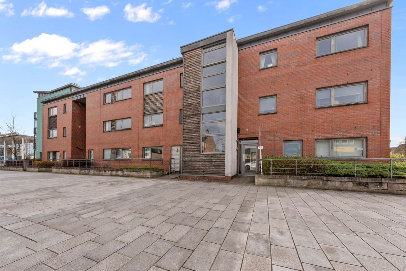 Castle View - ground floor 2 bedroom free parking in 59 Drip Road, FK81RN - Property image 50 - VivreStays