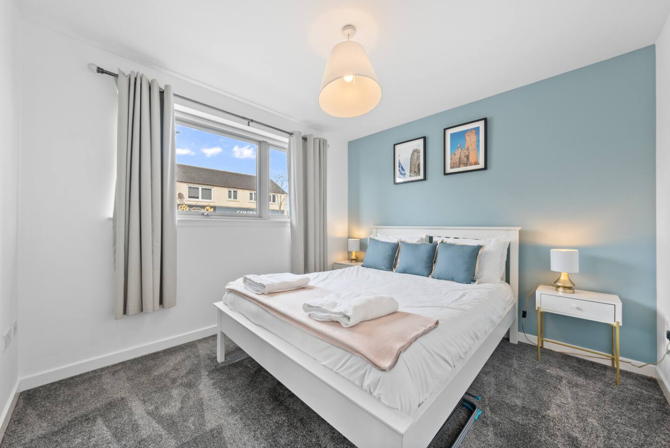 Castle View - ground floor 2 bedroom free parking in 59 Drip Road, FK81RN - Property image 3 - VivreStays