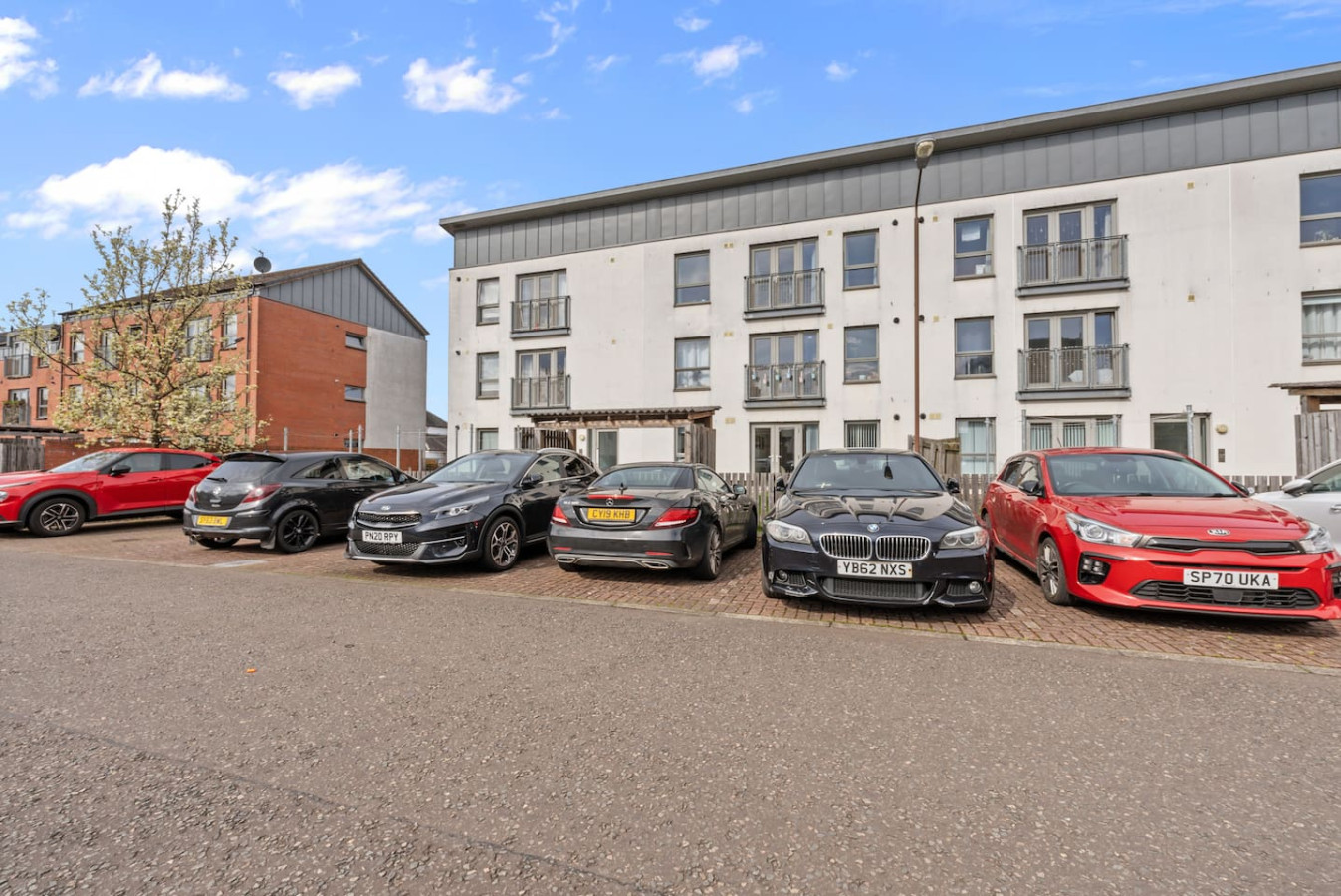 Castle View - ground floor 2 bedroom free parking in 59 Drip Road, FK81RN - Property image 53 - VivreStays