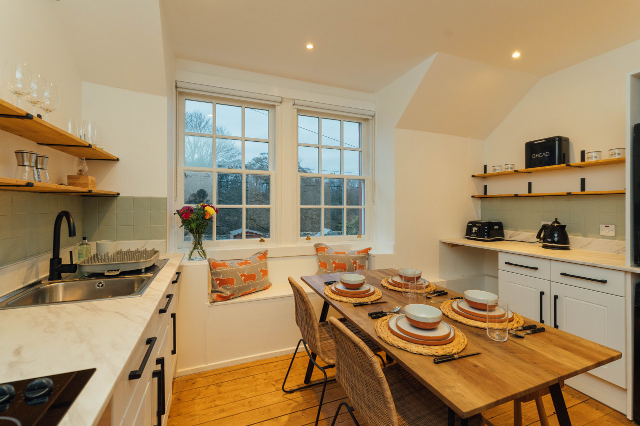 The Old Deanston Workers Cottage in 3 Teith Road, Deanston, FK166AJ - Property image 9 - VivreStays
