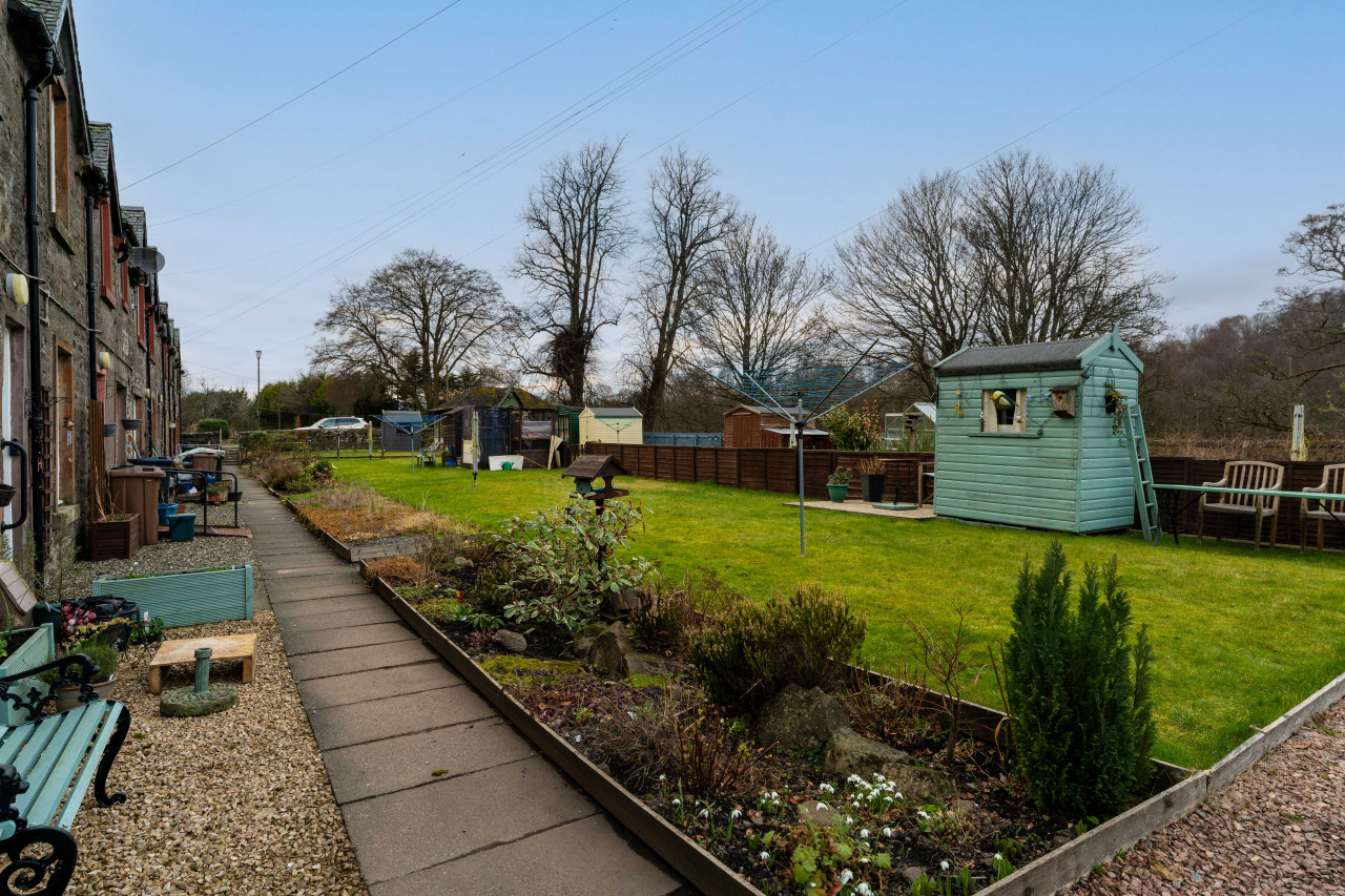 The Old Deanston Workers Cottage in 3 Teith Road, Deanston, FK166AJ - Property image 36 - VivreStays