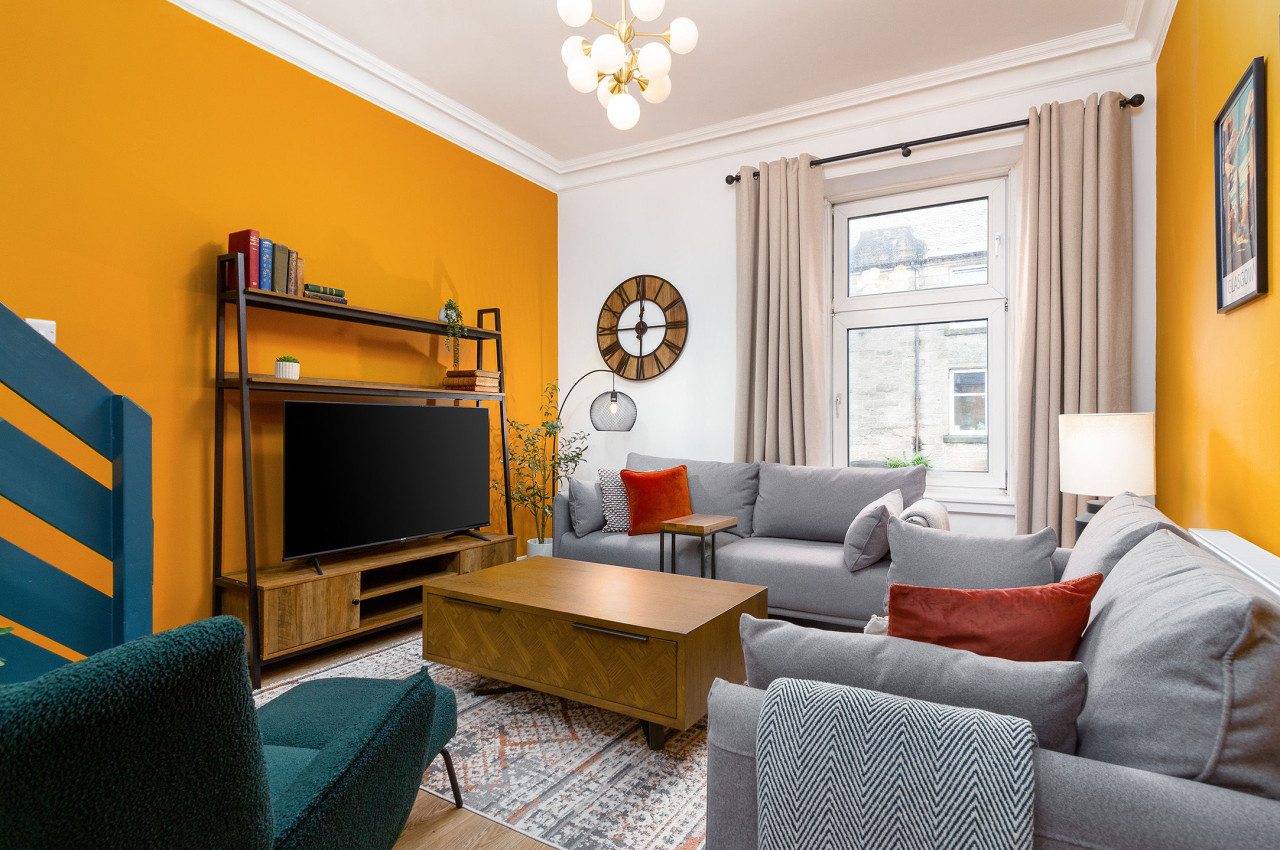 The Stylish 3-Bedroom Maisonette Retreat serviced apartment - Stirling - VivreStays