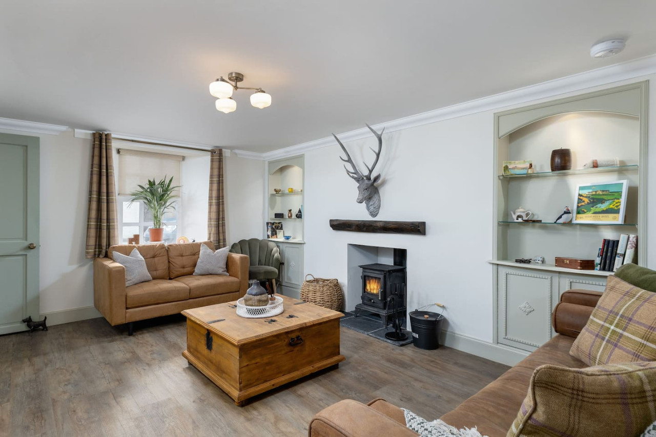 The Tranquil Auchterarder 3-bed Cottage serviced apartment - UK - VivreStays