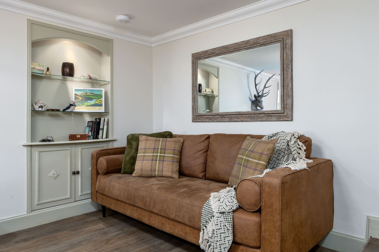 The Tranquil Auchterarder 3-bed Cottage in 48 Feus, Auchterarder, PH31DG - Property image 13 - VivreStays