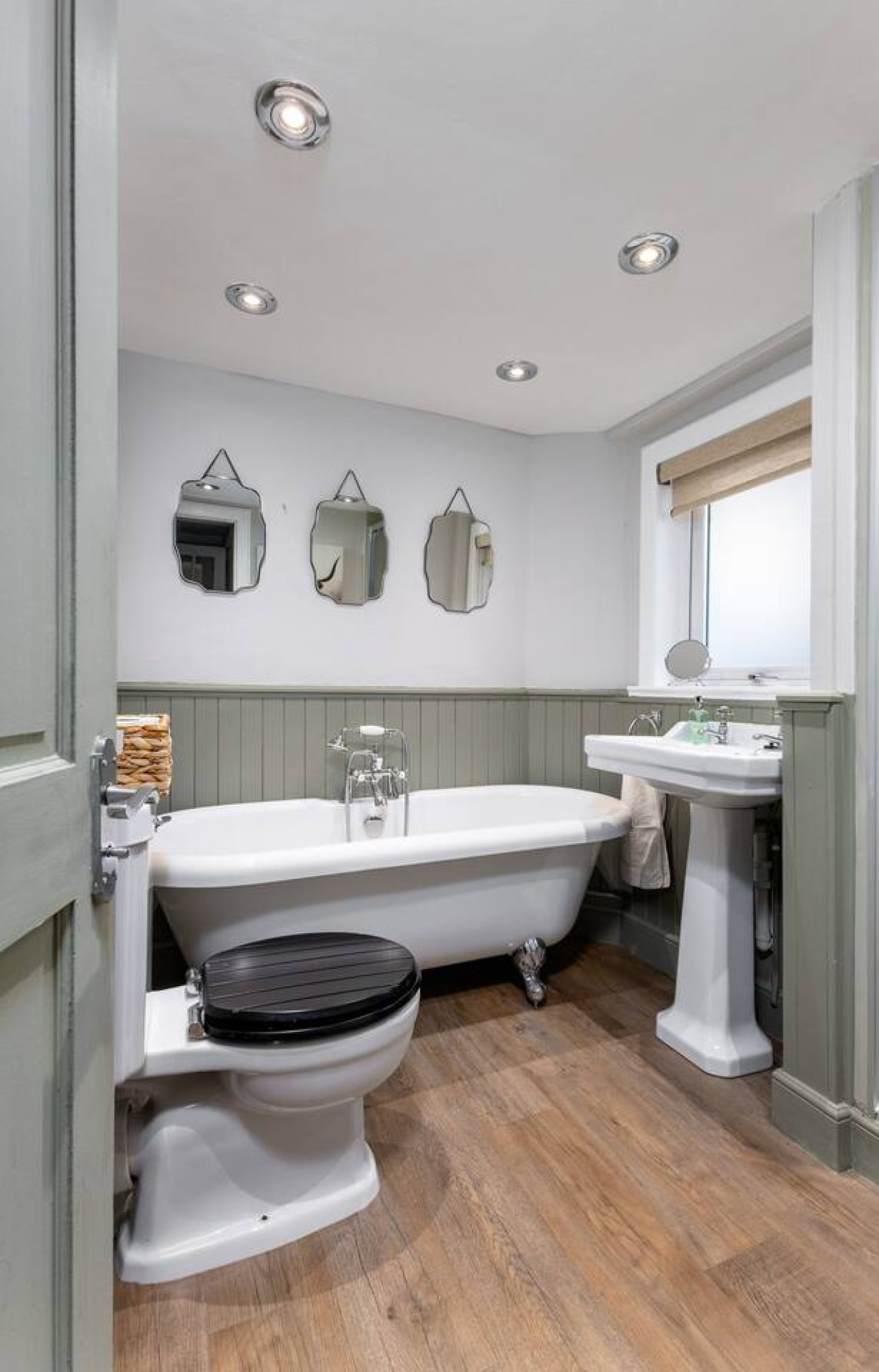 The Tranquil Auchterarder 3-bed Cottage in 48 Feus, Auchterarder, PH31DG - Property image 41 - VivreStays