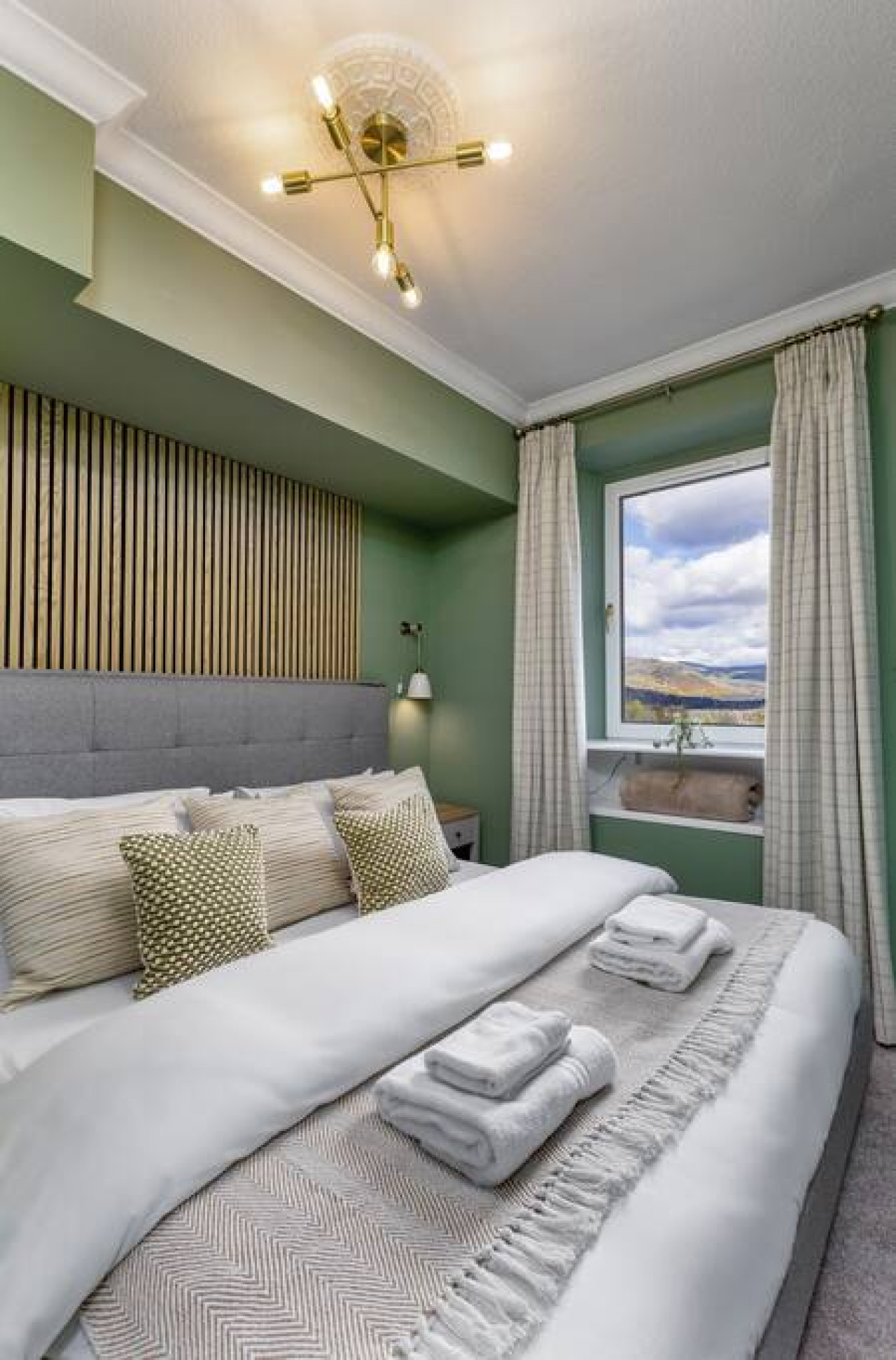 Ochil View Apartment by Stirling Train Station in 10 ViewField Street Flat 5/10E - Property image 3 - VivreStays